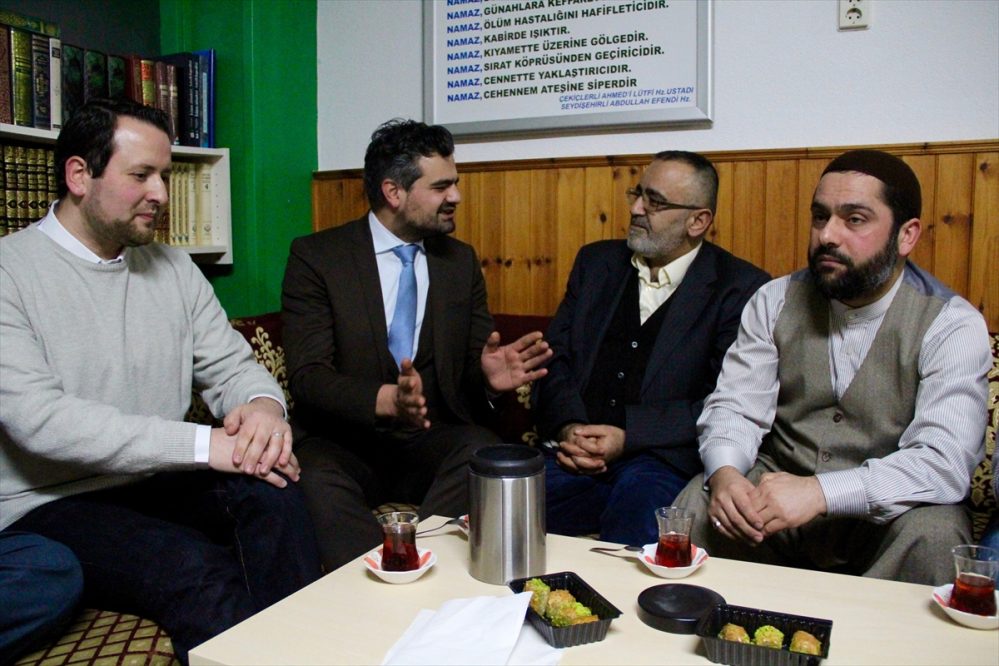 Hollanda’da Saldırıya Uğrayan Camiye DENK Partisi’nden Ziyaret