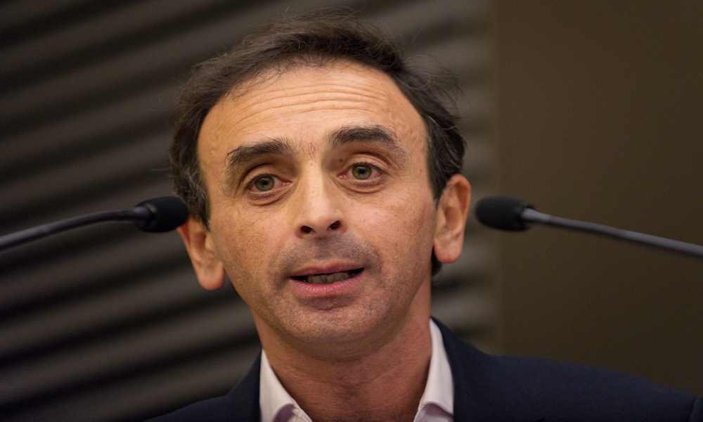 Zemmour'un İzinsiz Kullandığı Görsellere Ödediği Ceza Göçmenlere Bağışlandı