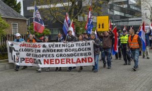 Eski Almanya Başbakanı Schröder’den Mesut Özil’e Destek