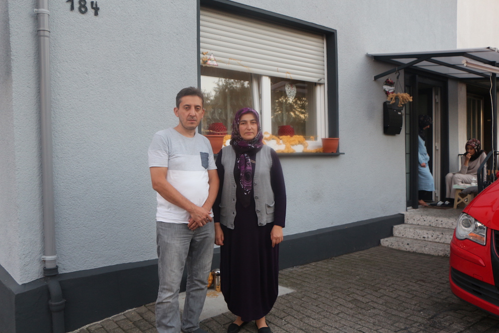 Arabaları Yakıldı, Evleri Boyandı: Türk Ailenin Irkçı Komşuyla Mücadelesi