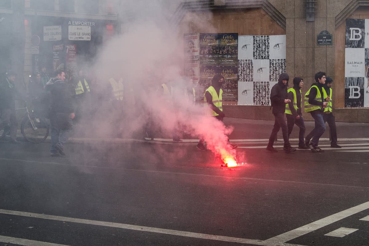 Fransa sarı yelekliler