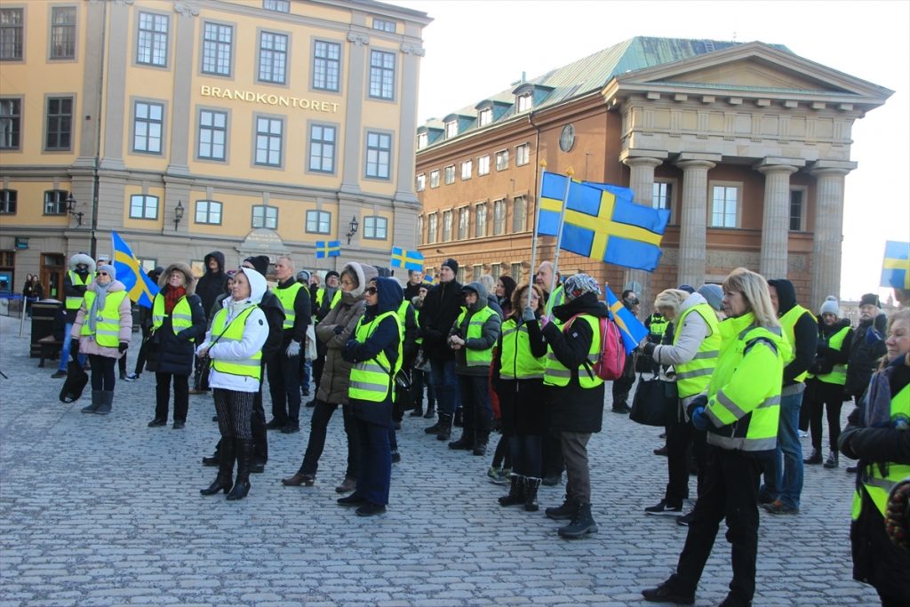 İsveç’te Parlamento Önünde ”Irkçılığa Karşı Dur” Gösterisi