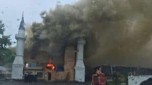 ABD’de Diyanet Camisi Kundaklandı