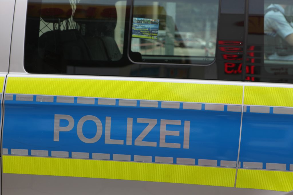 Almanya’da Polisten Aşırı Sağcılara Eş Zamanlı Operasyon