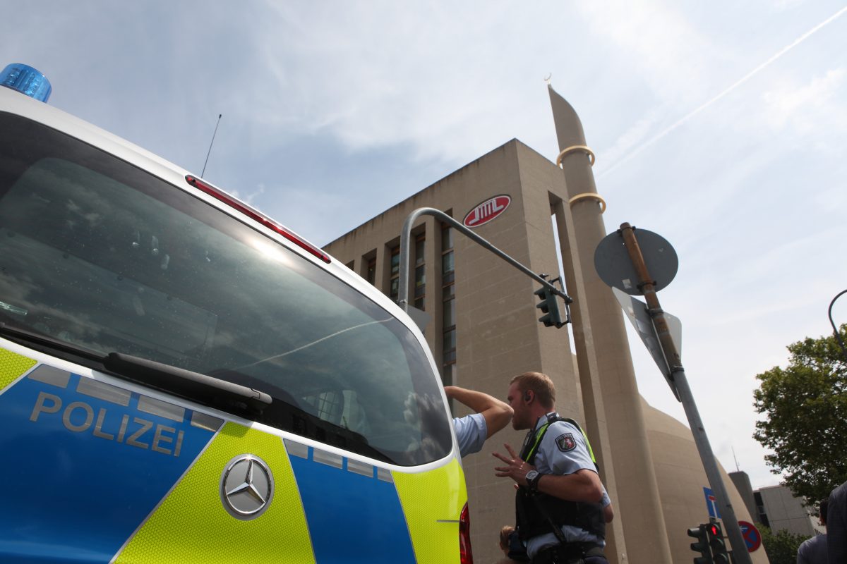 Ditib Köln Merkez Cami Bomba İhbarı