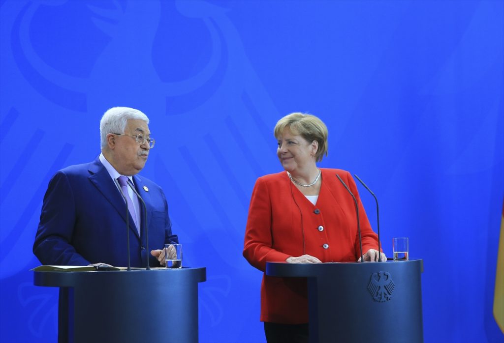 Merkel: “Filistinliler, Ekonomik ve Sosyal Olarak İyi Bir Yaşamı Hak Ediyor”