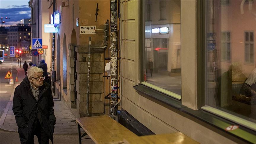 İsveç yaşlılar koronavirüs