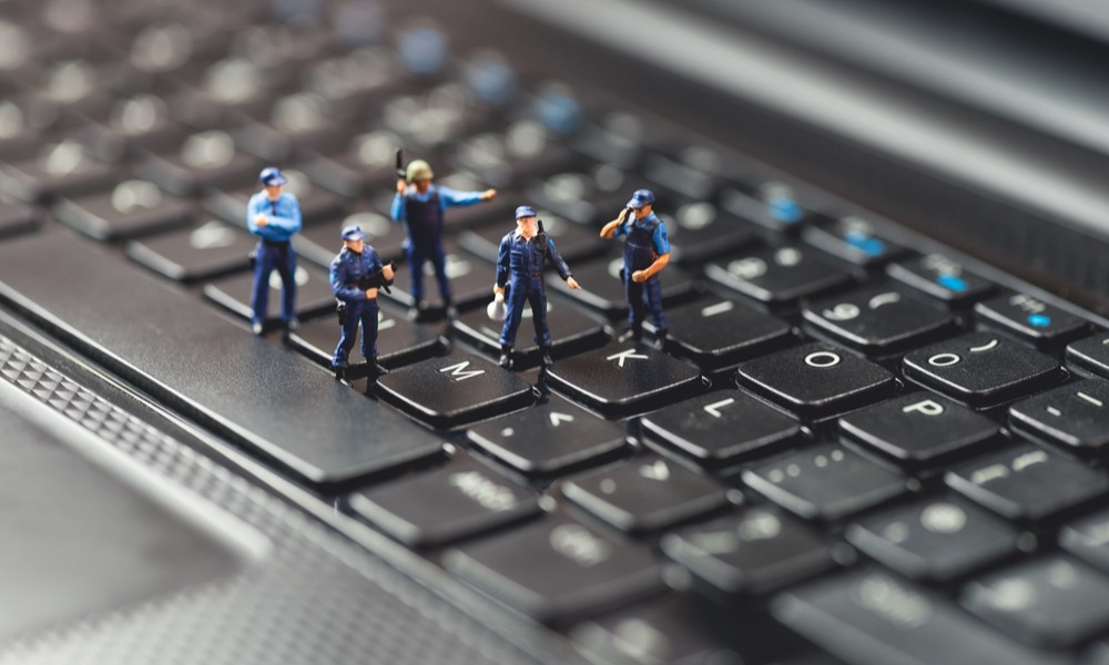 NSU 2.0 almanya aşırı sağ tehdit