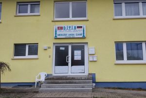 Almanya’da Camiye İslamofobik İçerikli Tehdit Mektubu Gönderildi