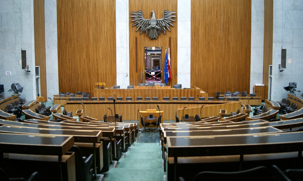 Sığınmacıların Avrupa’ya Alınması Konusu Avusturya’da İktidarı İkiye Böldü