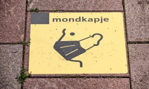 Hollanda’da Maske ve Sosyal Mesafe Kuralı Geri Getirildi