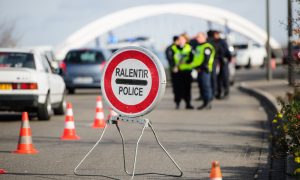 Fransa’da Tartışmalı Terörle Mücadele ve İstihbarat Yasası Onaylandı