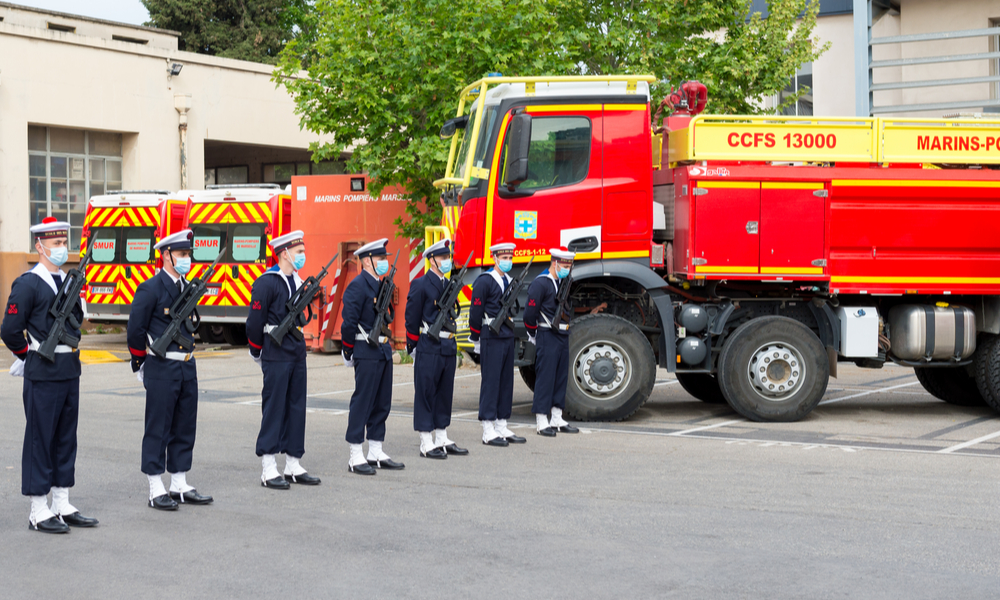 Fransada İtfaiyeciler Aşı Zorunluluğuna Karşı Greve Gidiyor