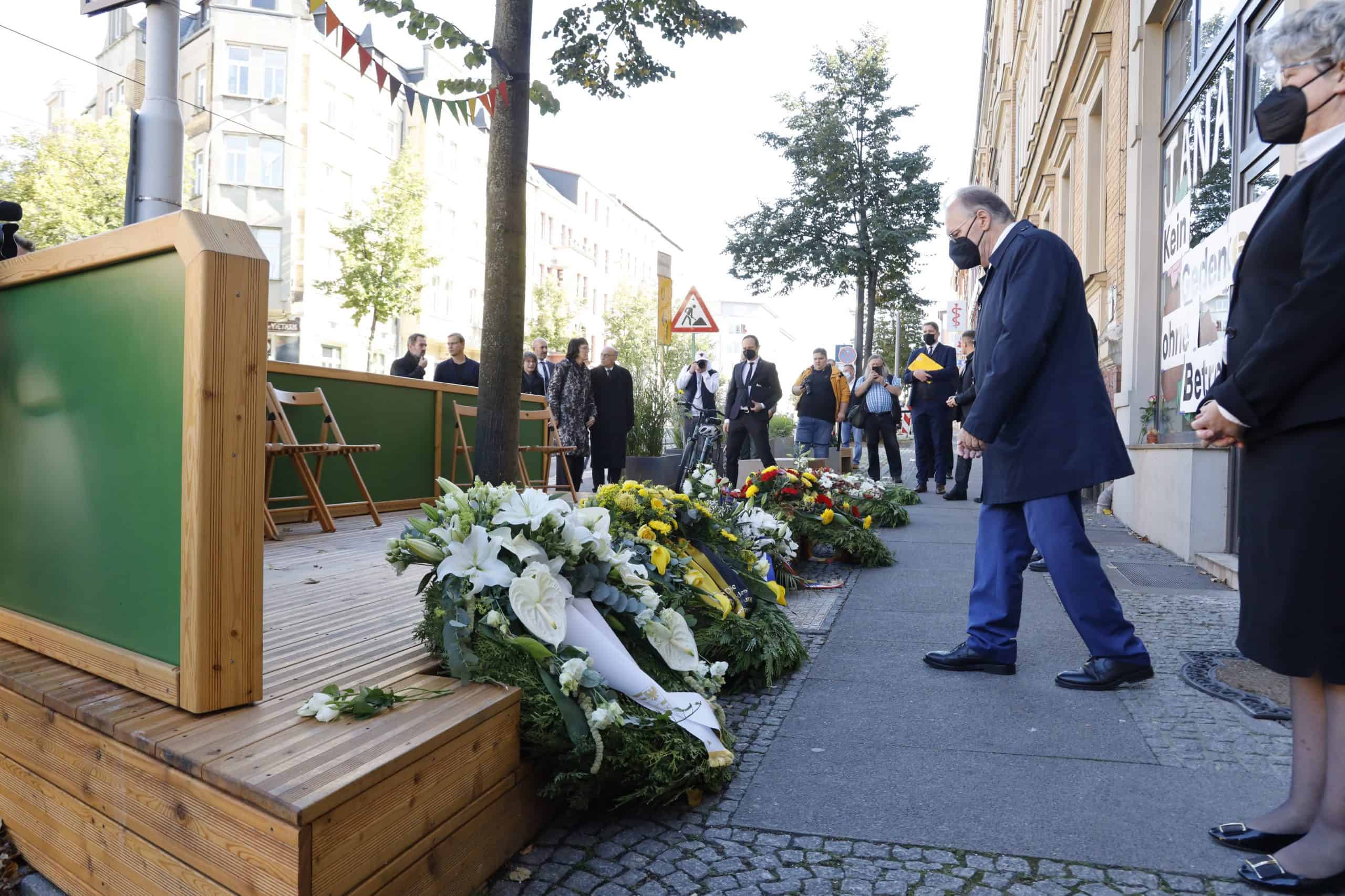 halle saldırısı kurbanları anıldı
