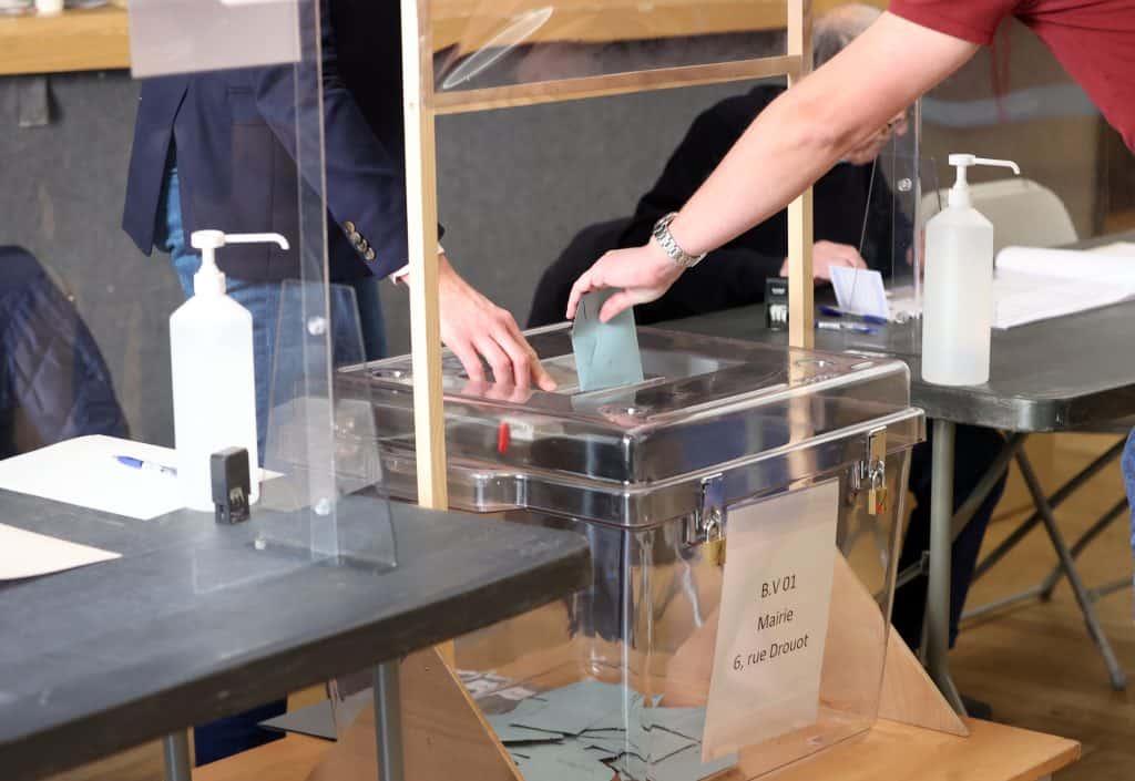 Fransa’da Genel Seçimlerin İlk Turu Başladı