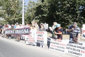 Bosna Hersek’te “Dayatma Seçim Yasası” Protesto Ediliyor