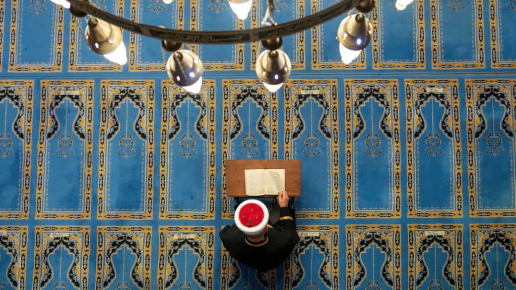 Almanya’daki Camilerde Dil Kullanımı: “İki Dilli ve Hibrit Dil Yaklaşımları Geliştirilmeli”