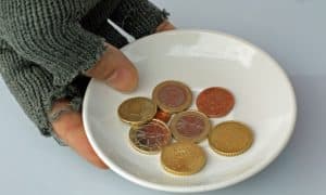 “AB’de Nüfusun 5’te 1’i Yoksulluk ve Dışlanma Riski Altında”