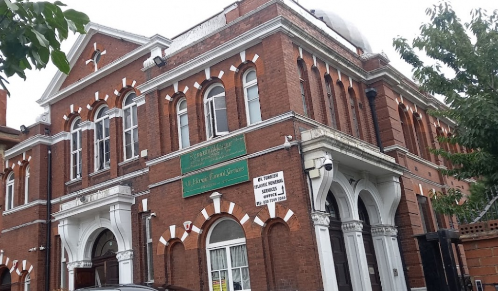 Camiye Nefret Mektubu: “Depremde Daha Fazla Müslüman Ölmeliydi”