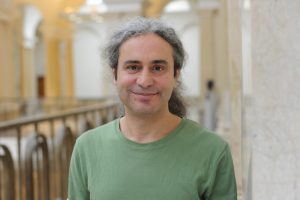 Dr. Turgut Altuğ: “Dünyayı Güzelleştirmeye Biraz da Olsa Katkı Sunmak İsterim”