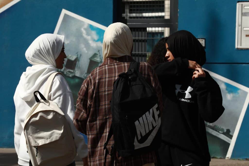 Fransa’da Abaya Yasağının İlk Haftasında Neler Yaşandı?