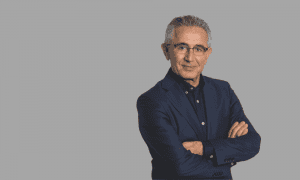 Turgut Yüksel: “Yabancı Kökenli Bir Siyasetçinin İki Kat Çalışması Gerekiyor”