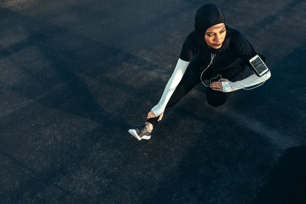 (Müslüman) Kadın Sporcuların Saha Dışı Mücadelesi: Kıyafet Yönetmelikleri