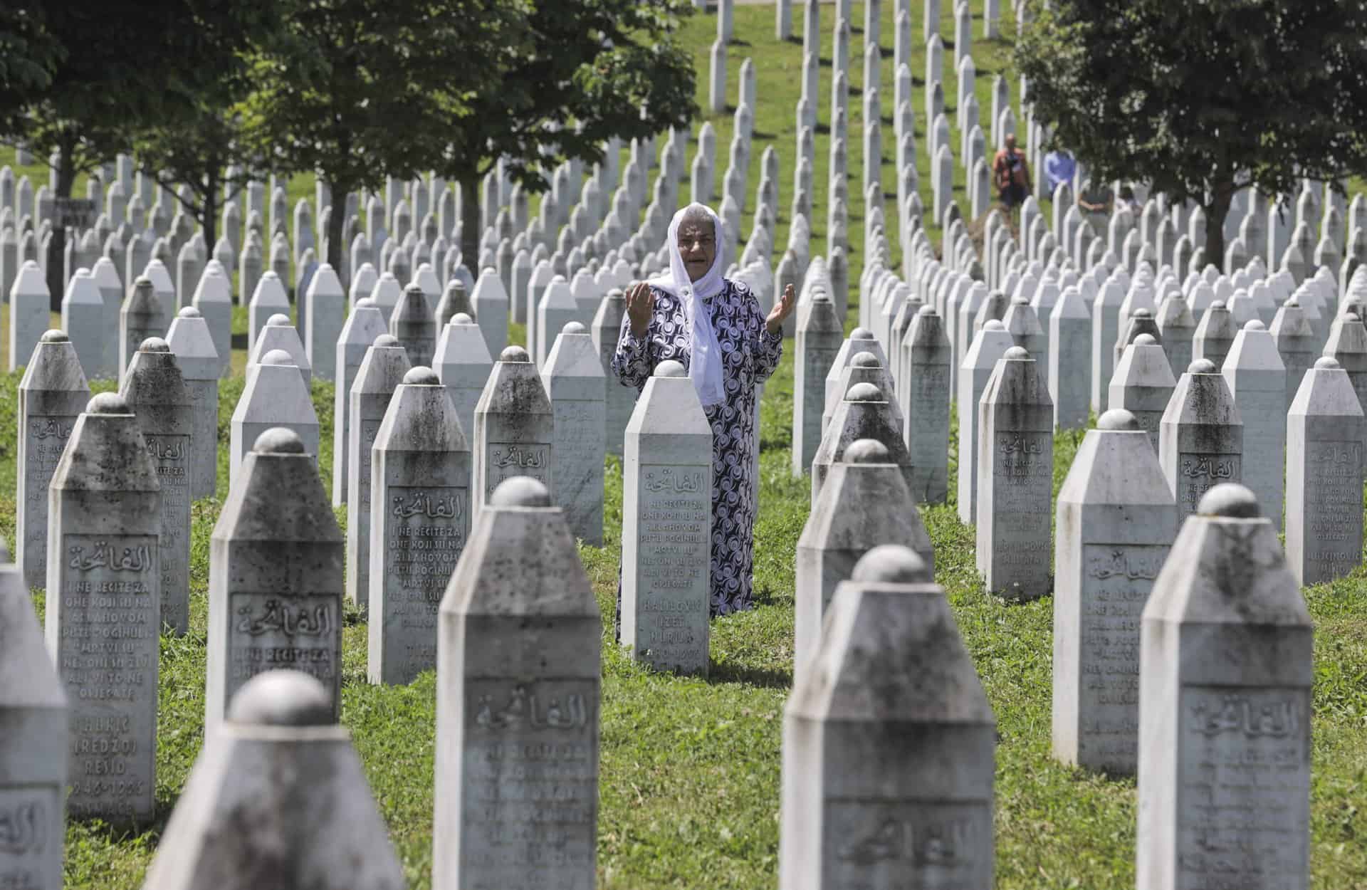Srebrenitsa katliamının 29. yıl dönümünde kimlik tespiti yapılan 14 cenaze daha toprağa veriliyor. Soykırımın sorumlularından 45'i toplam 699 yıl, 4'ü müebbet hapis cezası aldı.