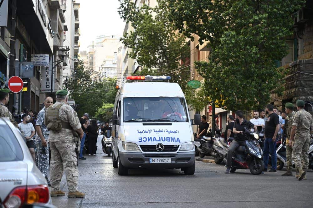 Uluslararası hukuk uzmanları, Lübnan'da çağrı cihazlarının patlatılarak çok sayıda sivilin öldüğü ve yaralandığı saldırının, uluslararası hukuktaki "ayırt etme" ve "orantılılık" ilkelerine aykırı olduğunu belirtirken, saldırının aynı zamanda 21. yüzyılda herkesi ilgilendiren yeni bir tehdit türü olduğuna dikkat çekiliyor.