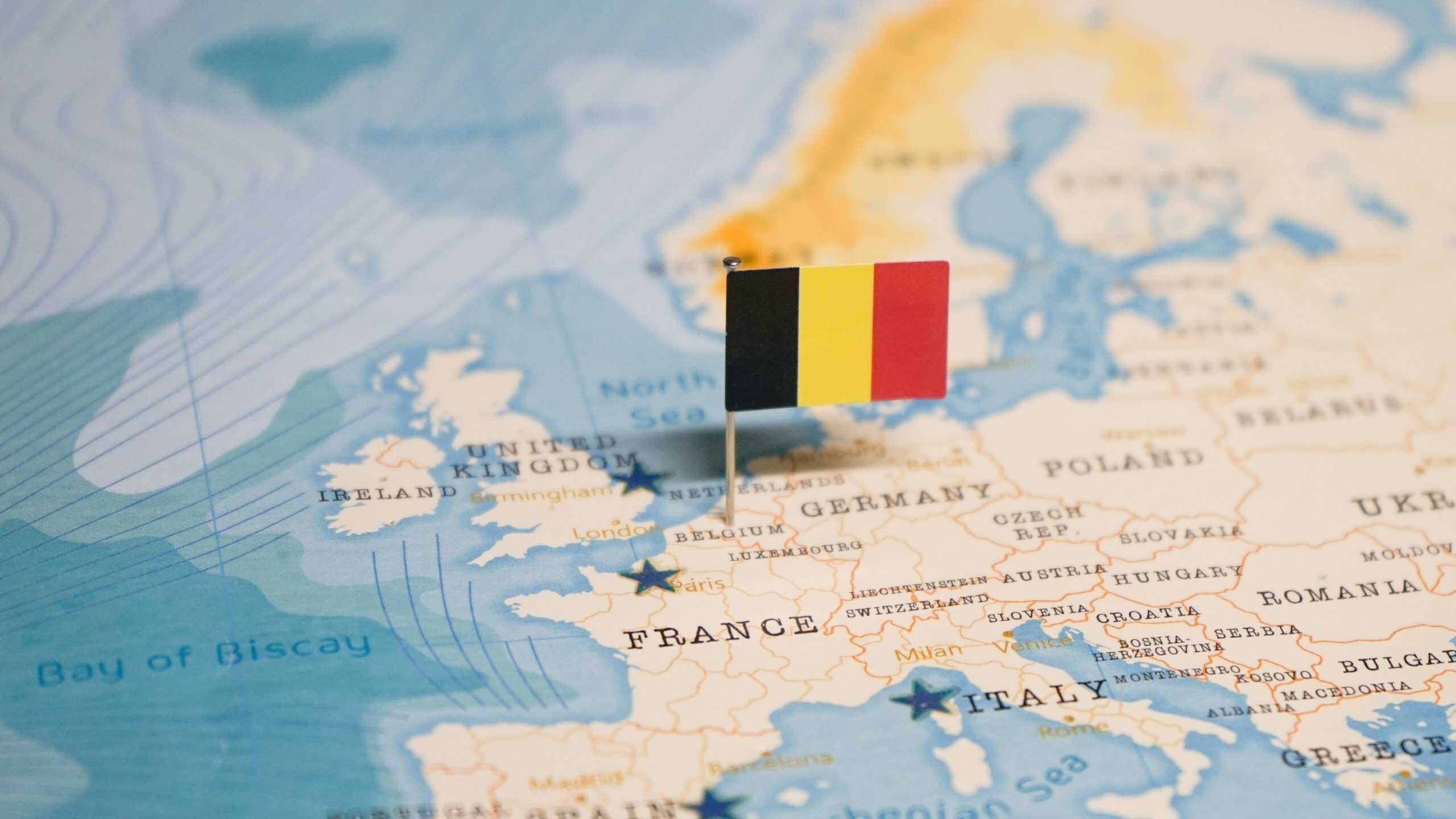 Belçika'daki Müslümanların sayısı, göç geçmişleri, siyasal ve sosyal katılımları sıkça merak ediliyor. Ülke Profilleri serisinde Belçika'da yaşayan Müslümanlar ve ülkedeki İslam’a dair verileri ele aldık.