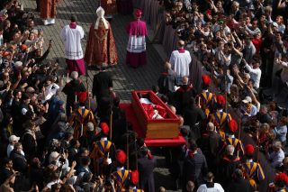 Katoliklerin Ruhani Lideri ve Papa Franciscus’un Halefi Kim Olacak?