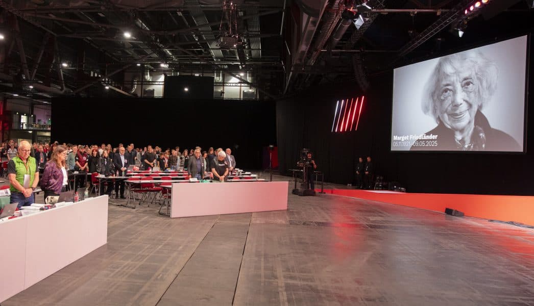 10 Mayıs'ta konferansta Sol Partililer Berlin'de hayatını kaybeden Holokost kurbanı Margot Friedländer'i anıyor.