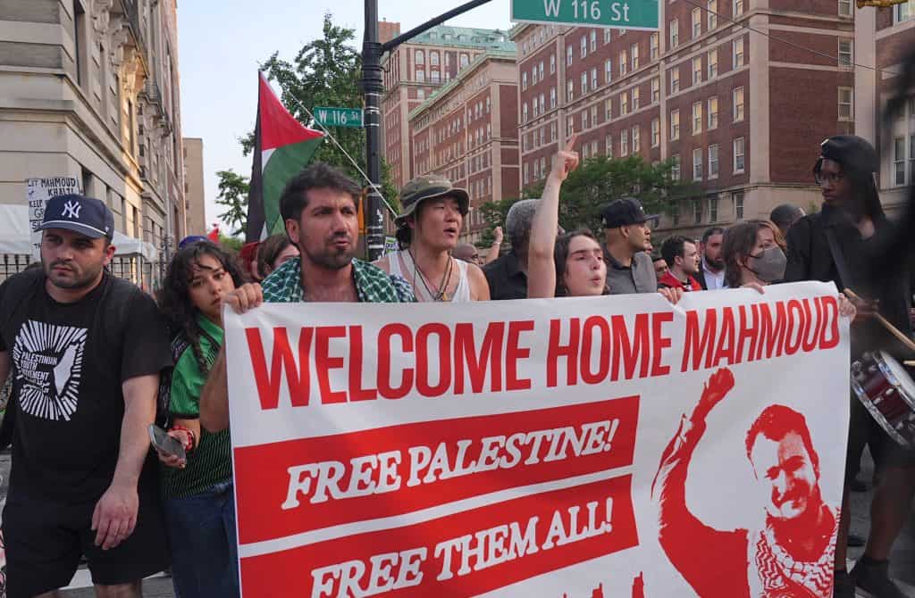 Mahmoud Khalil Serbest Ama ABD’nin Yabancı Öğrenci Gözetimi Sürüyor