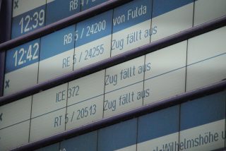 Almanya’da Değişmeyen Soru: Deutsche Bahn Trenleri Vaktinde Gelecek mi?